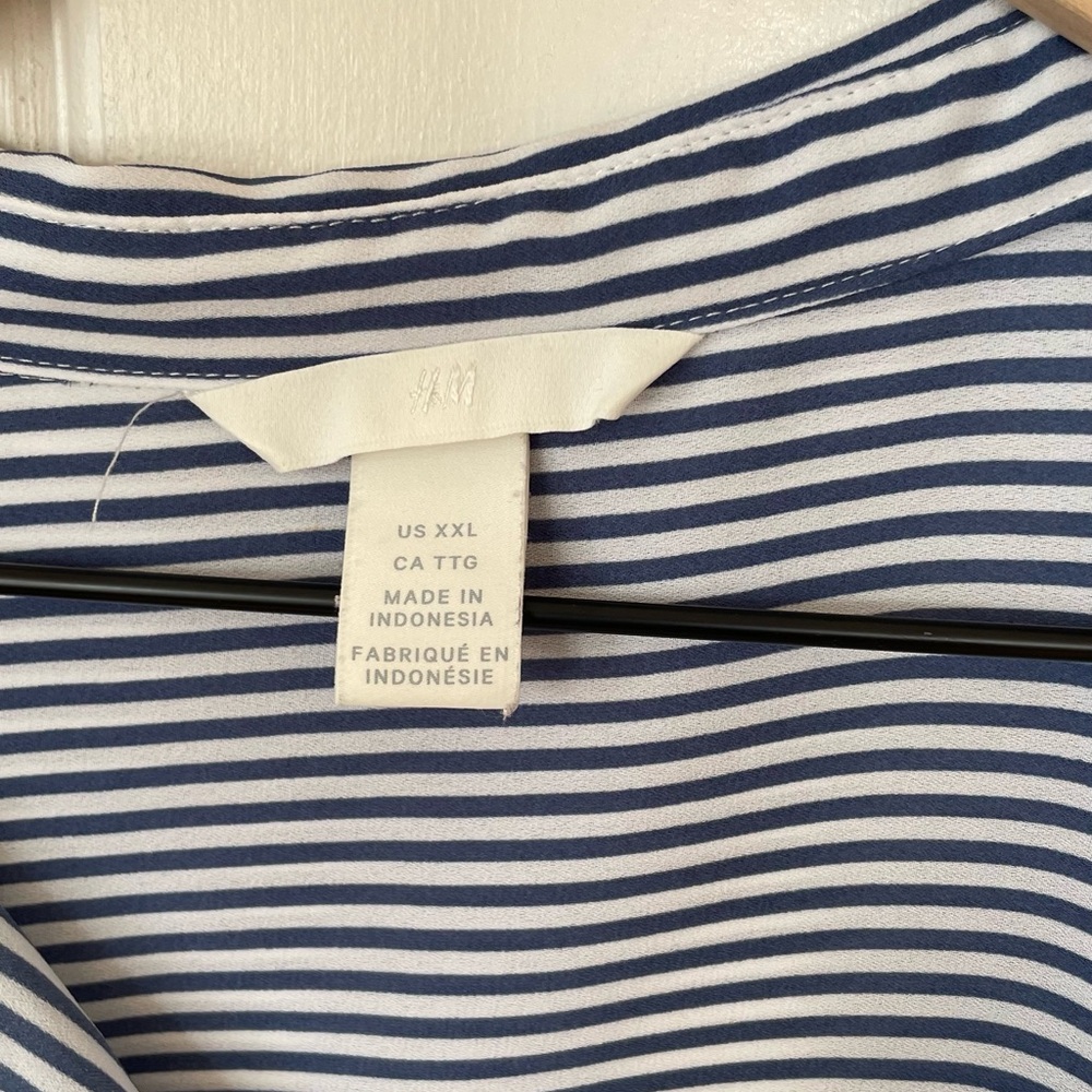H&M Blue and White Striped Top XXL